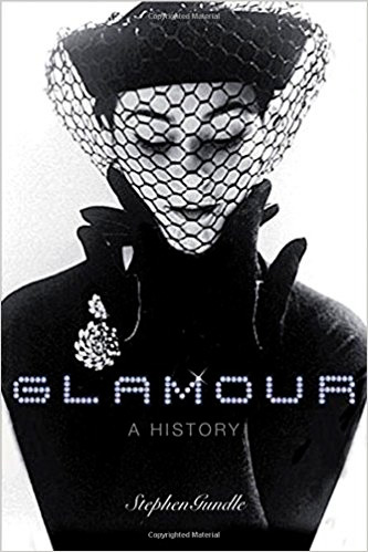 Couverture du livre: Glamour - A History
