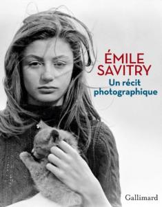Couverture du livre Un récit photographique par Emile Savitry et Carole Aurouet
