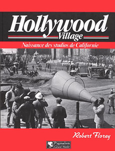 Couverture du livre Hollywood village par Robert Florey