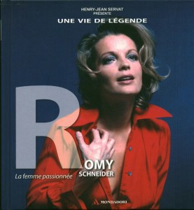 Couverture du livre Romy Schneider - de Bernard Soares et Henry-Jean Servat