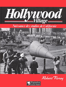 Couverture du livre Hollywood village - de Robert Florey
